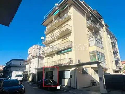 ufficio in vendita a Follonica