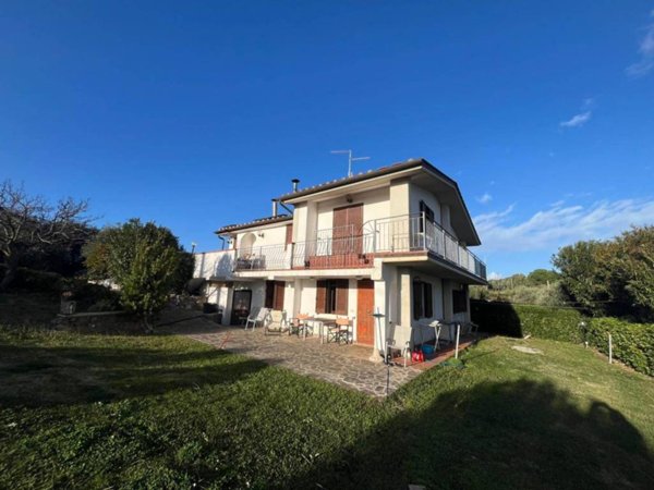 casa indipendente in vendita a Follonica