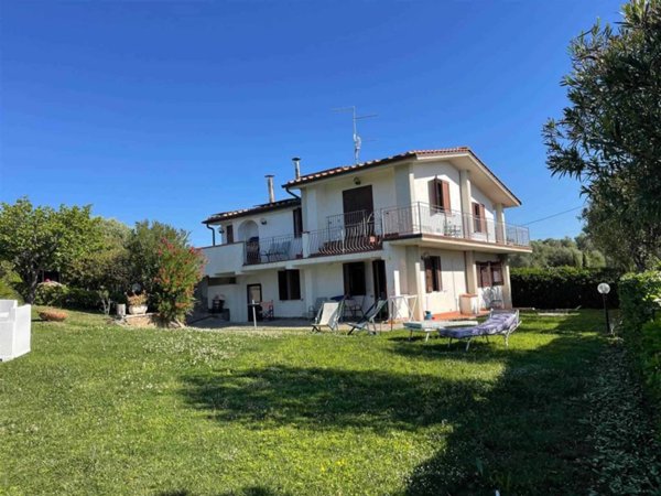 casa indipendente in vendita a Follonica