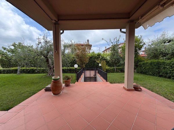 casa indipendente in vendita a Follonica