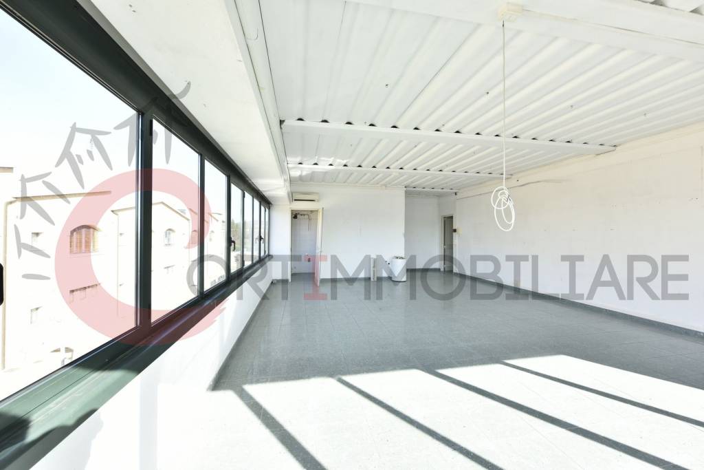 appartamento in vendita a Follonica in zona Area Industriale