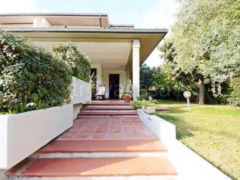 casa indipendente in vendita a Follonica
