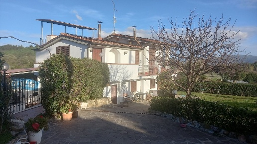 casa indipendente in vendita a Follonica