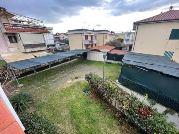appartamento in vendita a Follonica in zona Prato Ranieri