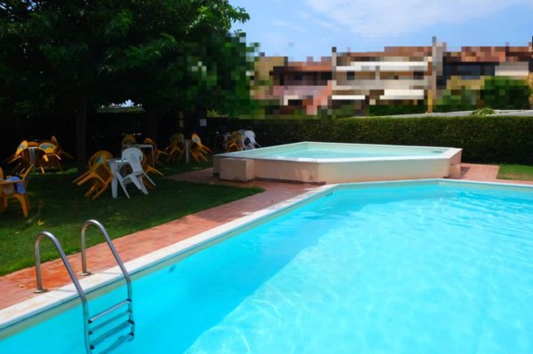 casa indipendente in vendita a Follonica in zona Area Industriale