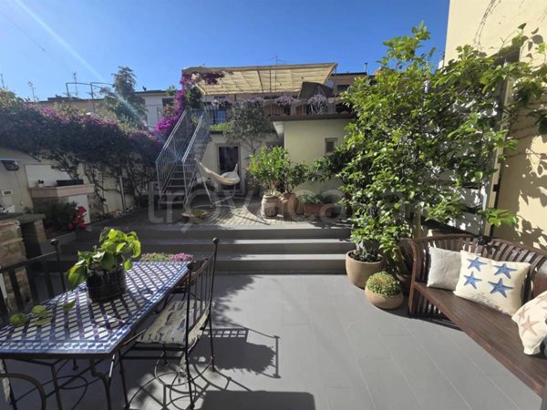 casa indipendente in vendita a Follonica