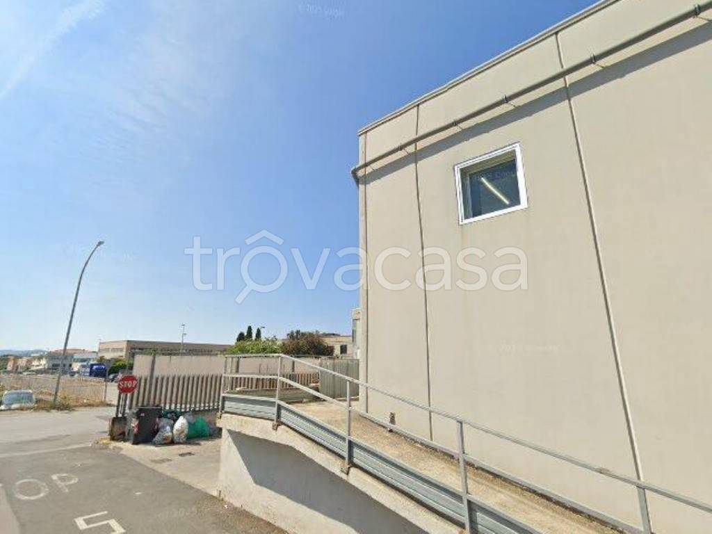 appartamento in vendita a Follonica in zona Area Industriale