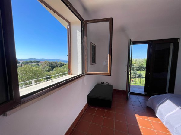 casa indipendente in vendita a Follonica in zona Area Industriale