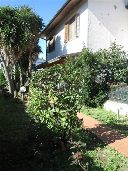casa indipendente in vendita a Follonica in zona Prato Ranieri