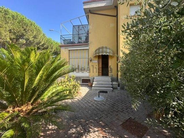 appartamento in vendita a Follonica in zona Prato Ranieri
