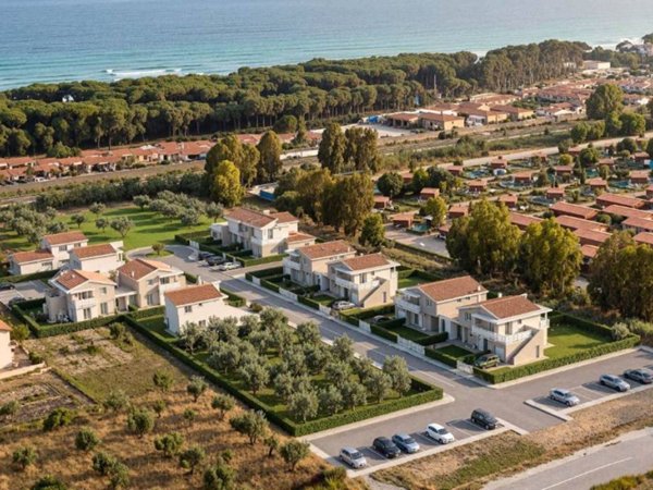 appartamento in vendita a Follonica in zona Prato Ranieri