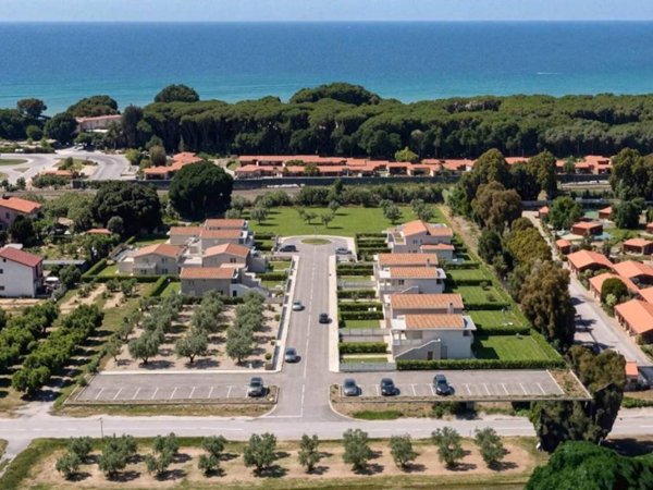 appartamento in vendita a Follonica in zona Prato Ranieri