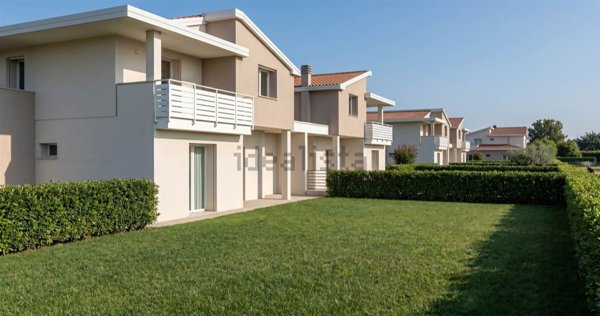 appartamento in vendita a Follonica in zona Prato Ranieri