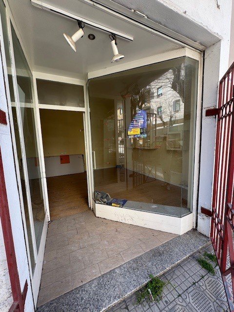 locale commerciale in vendita a Follonica
