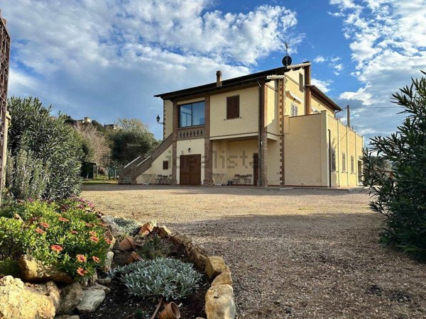 albergo in vendita a Follonica