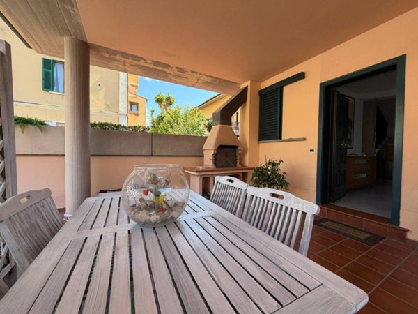 casa indipendente in vendita a Follonica