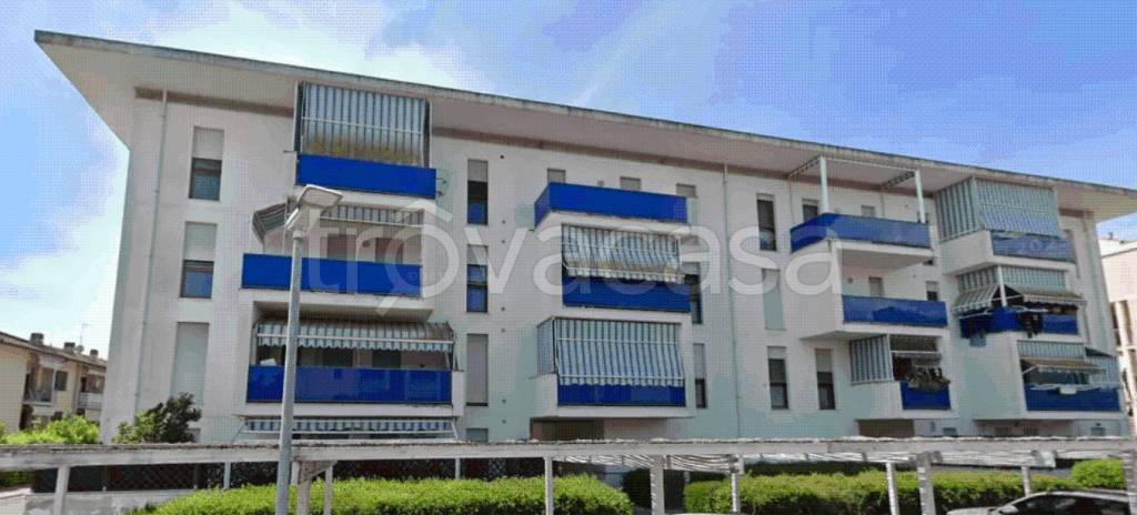 casa indipendente in vendita a Follonica