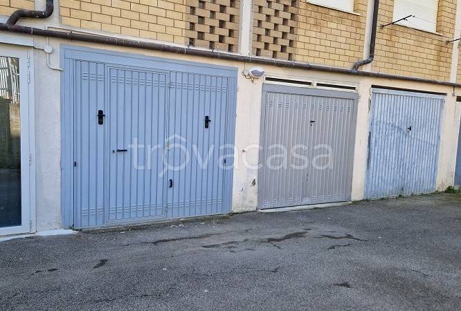 box auto in vendita a Follonica