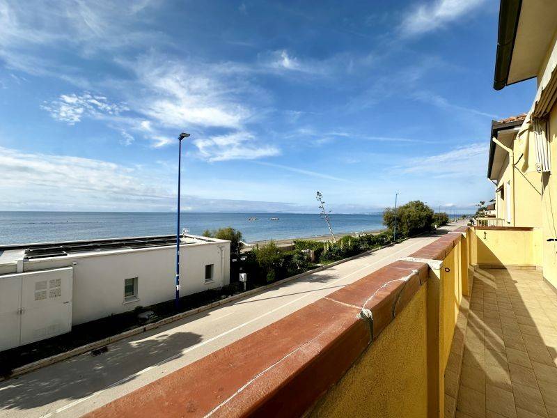 appartamento in vendita a Follonica in zona Prato Ranieri