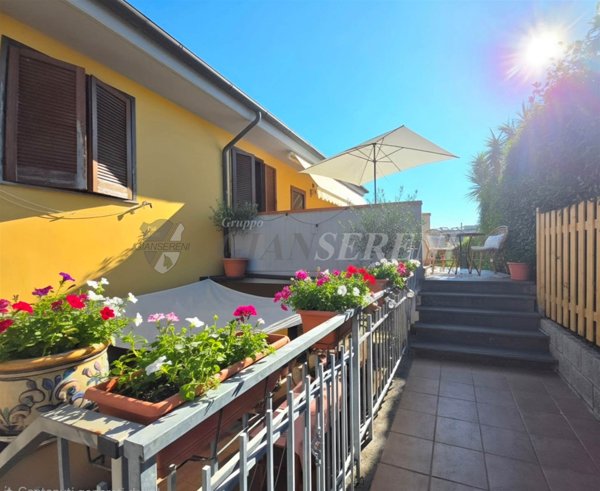 casa indipendente in vendita a Follonica in zona Prato Ranieri