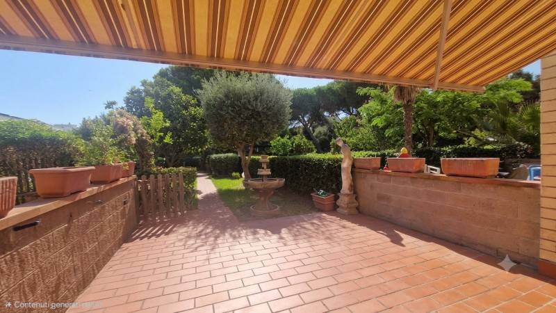 appartamento in vendita a Follonica in zona Prato Ranieri