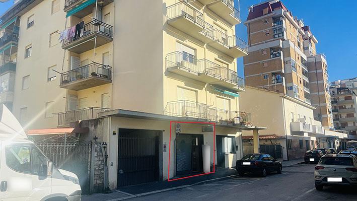 ufficio in vendita a Follonica