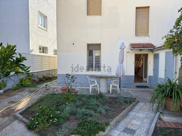 casa indipendente in vendita a Follonica