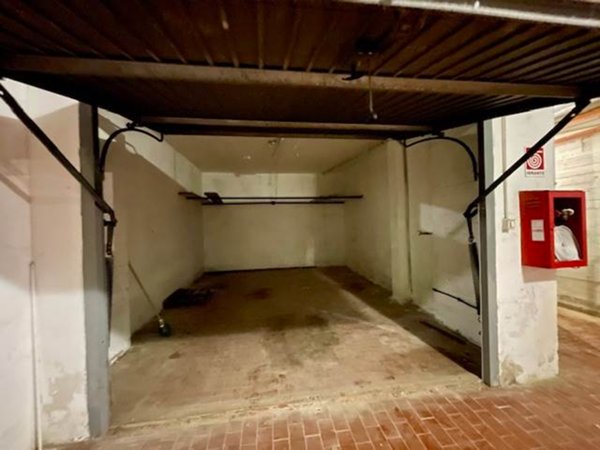 box auto in vendita a Follonica
