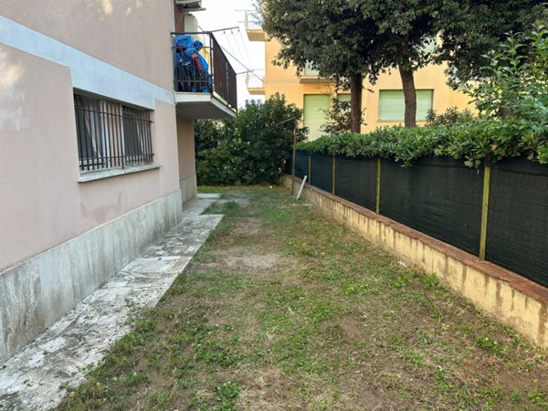 locale commerciale in vendita a Follonica