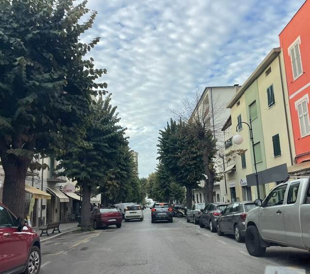 locale commerciale in vendita a Follonica