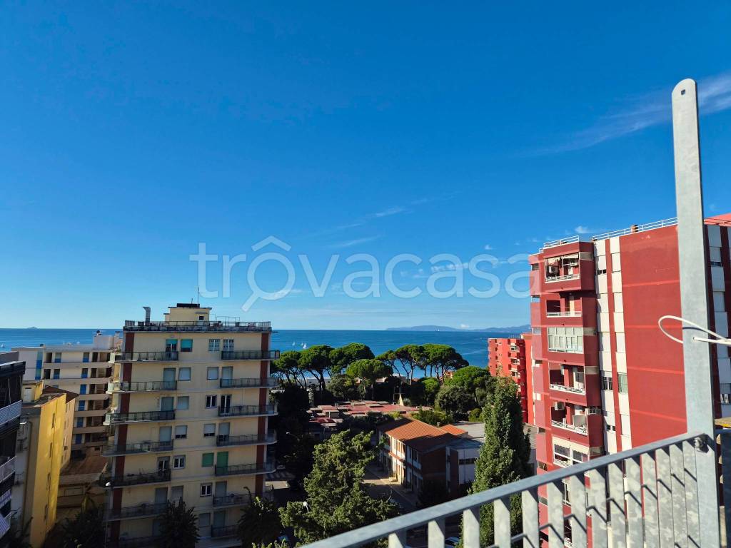 appartamento in vendita a Follonica