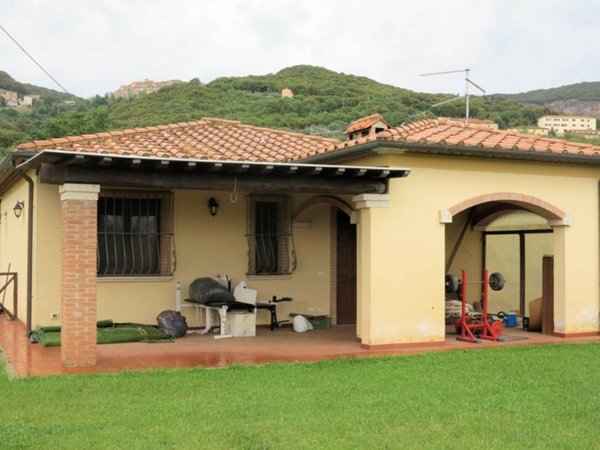 casa indipendente in vendita a Gavorrano in zona Filare