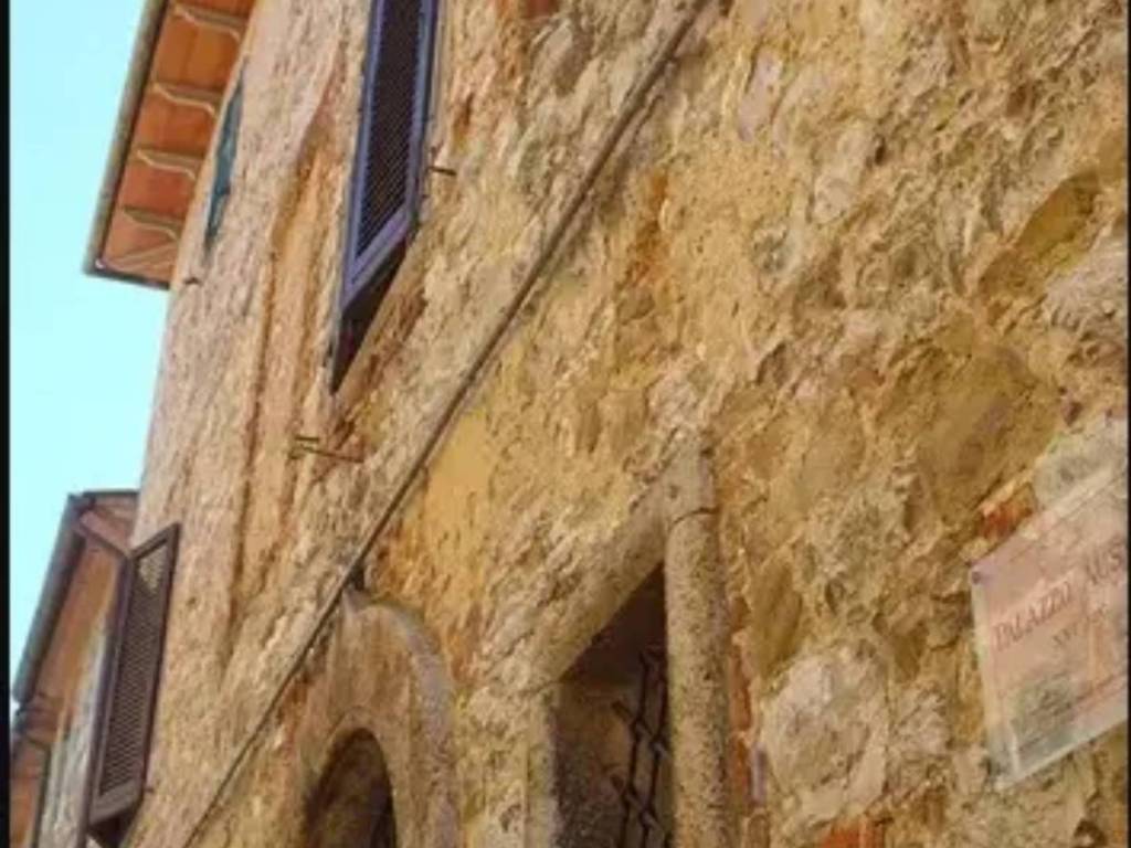 intera palazzina in vendita a Gavorrano in zona Caldana