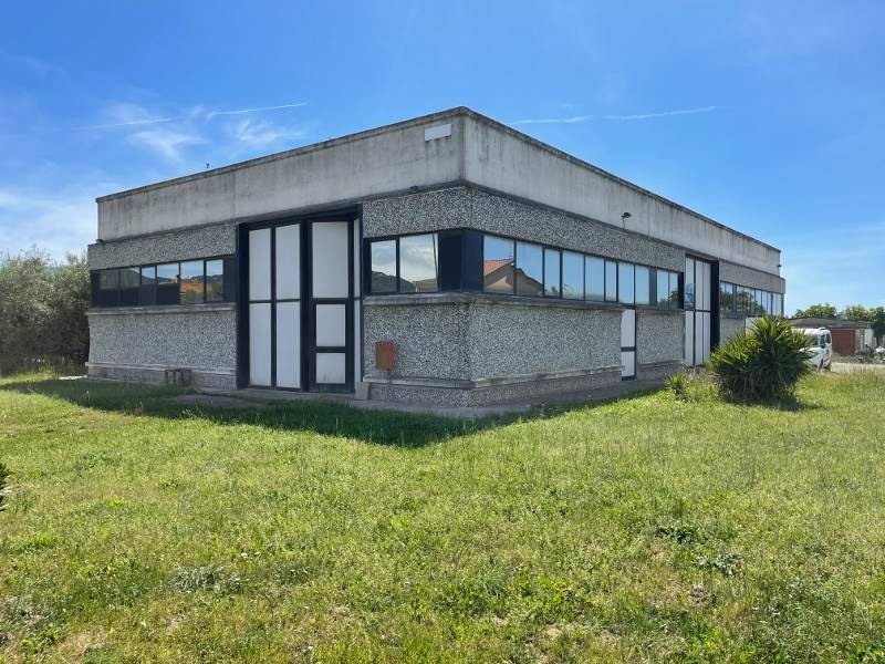 locale commerciale in vendita a Gavorrano in zona Bagno di Gavorrano