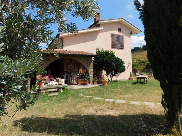 casa indipendente in vendita a Gavorrano