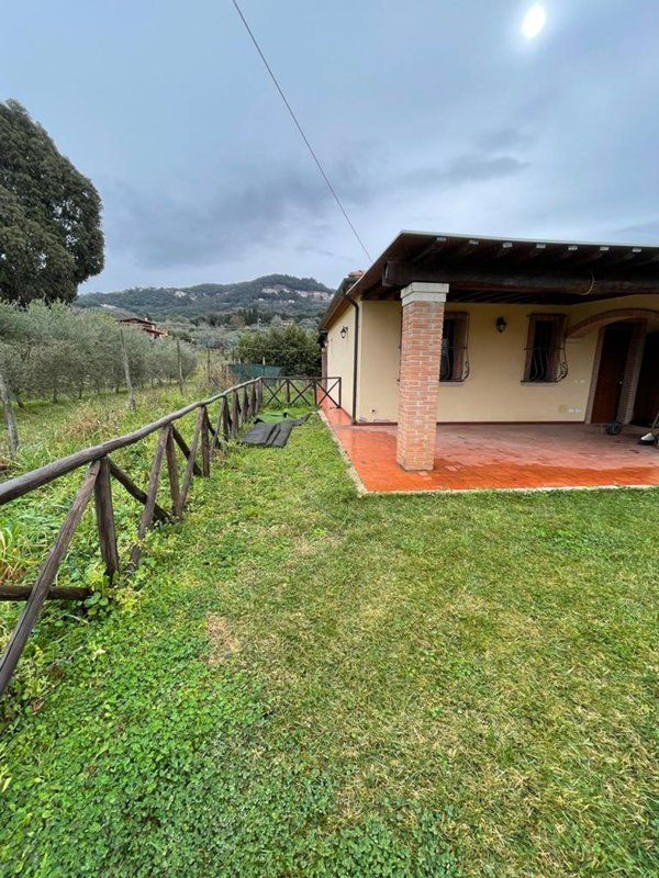 casa indipendente in vendita a Gavorrano in zona Bagno di Gavorrano