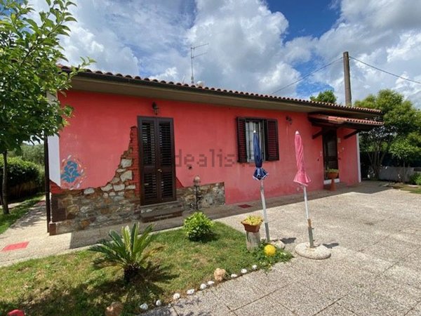 casa indipendente in vendita a Gavorrano in zona Ravi