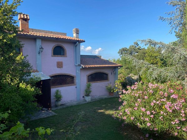 casa indipendente in vendita a Gavorrano