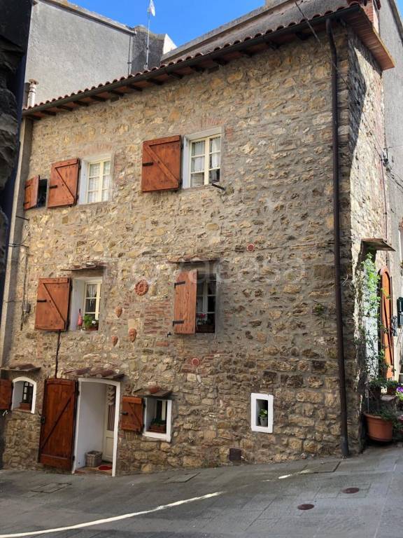 casa indipendente in vendita a Gavorrano in zona Giuncarico