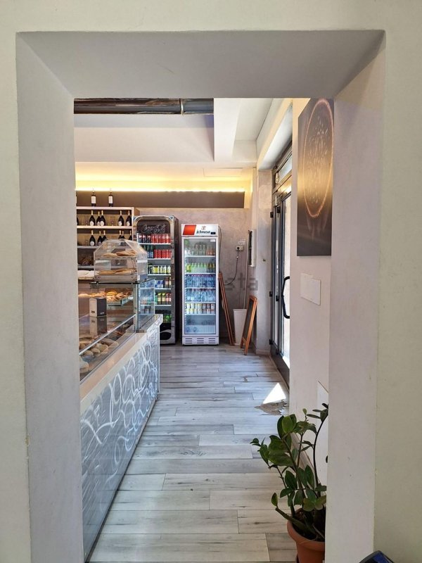 negozio in vendita a Gavorrano in zona Bagno di Gavorrano