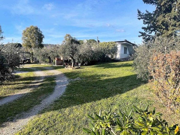 casa indipendente in vendita a Gavorrano