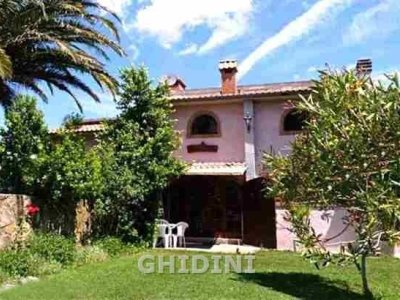 casa indipendente in vendita a Gavorrano