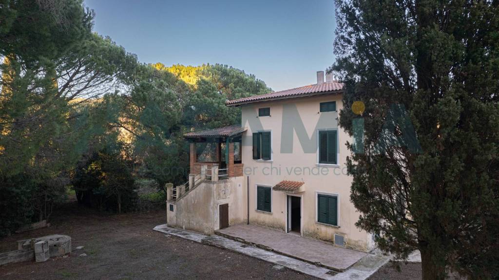 casa indipendente in vendita a Gavorrano