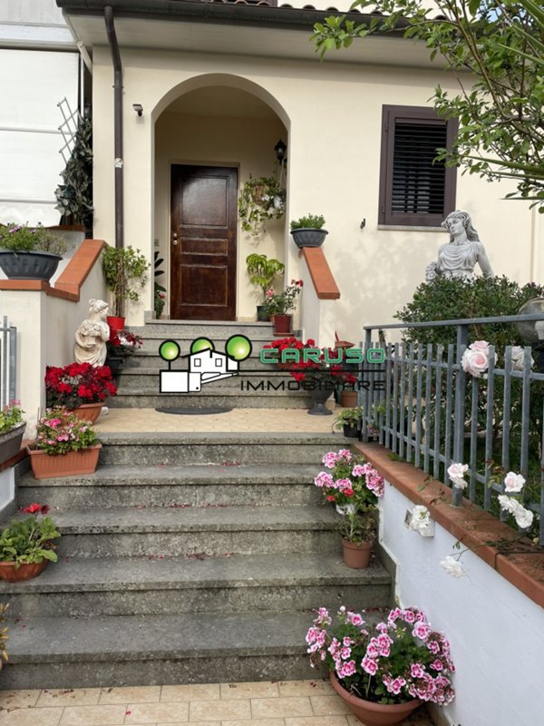 casa indipendente in vendita a Gavorrano