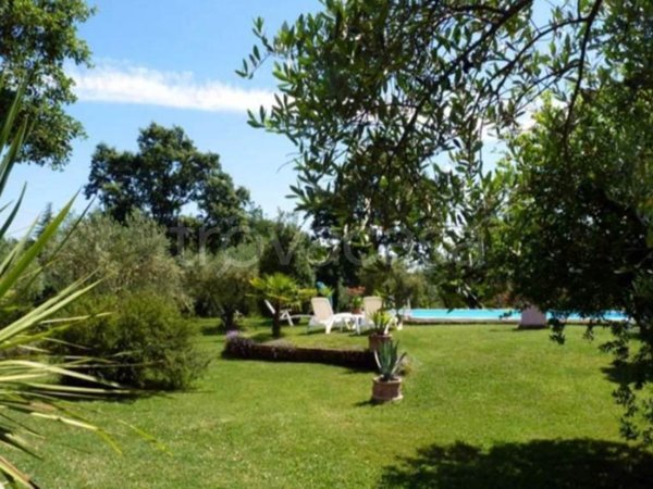 casa indipendente in vendita a Gavorrano in zona Ravi