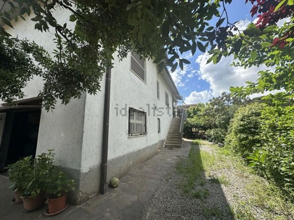 casa indipendente in vendita a Gavorrano in zona Ravi