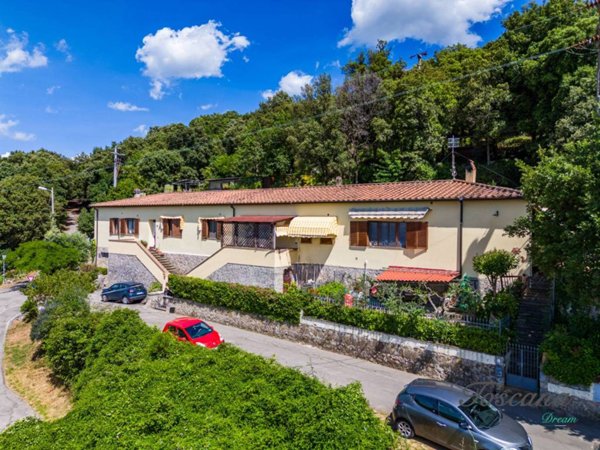 casa indipendente in vendita a Gavorrano in zona Filare