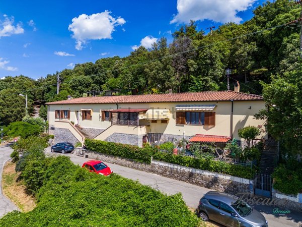 casa indipendente in vendita a Gavorrano in zona Filare