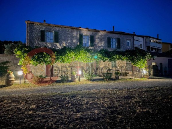 casa indipendente in vendita a Gavorrano
