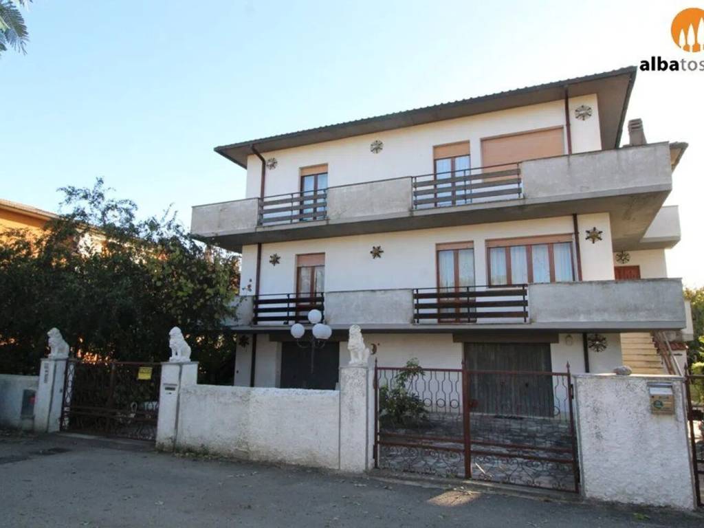 casa indipendente in vendita a Gavorrano in zona Grilli